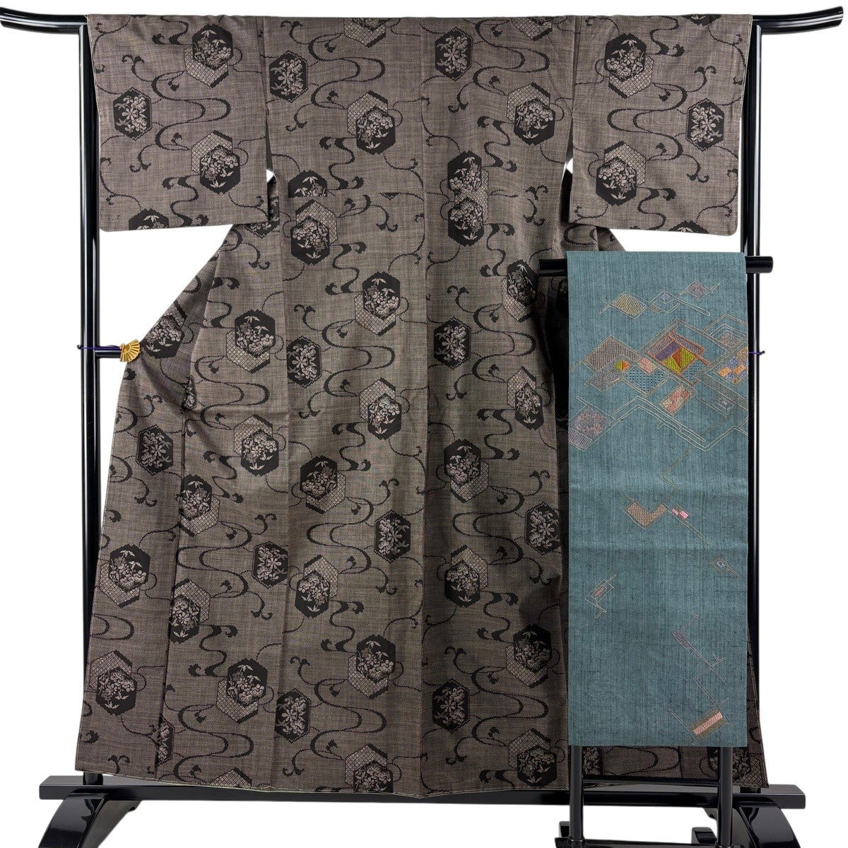 美品】 紬 身丈158.5cm 裄丈65.5cm M 袷 名古屋帯セット 亀甲 草花 焦