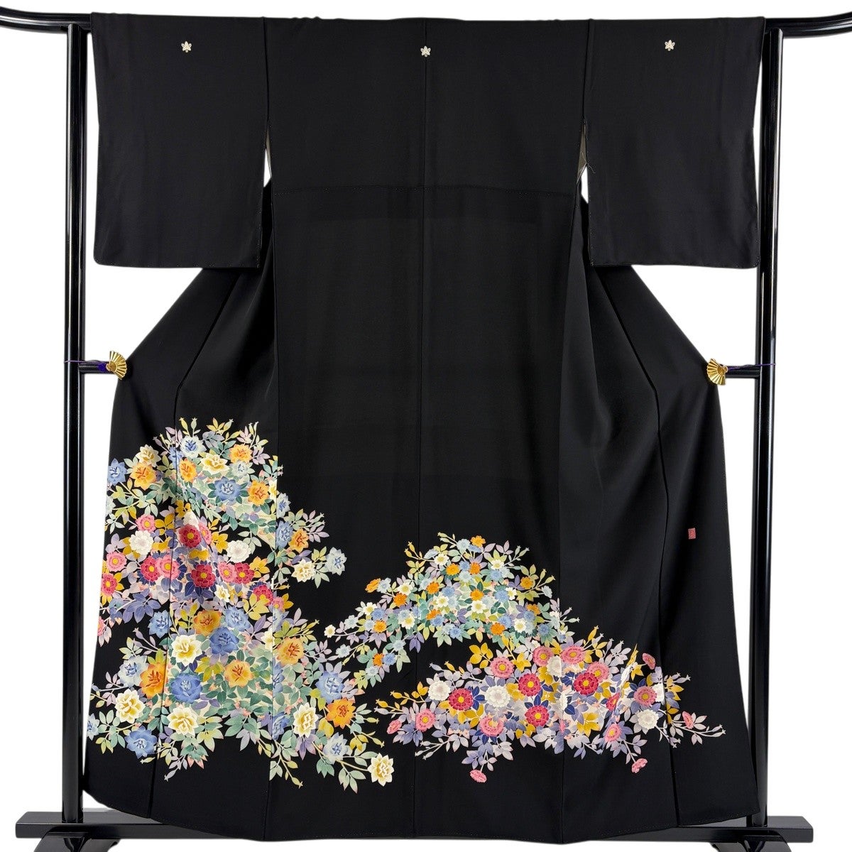 美品】 黒留袖 身丈156cm 裄丈62.5cm S 袷 落款あり 草花 ぼかし 黒