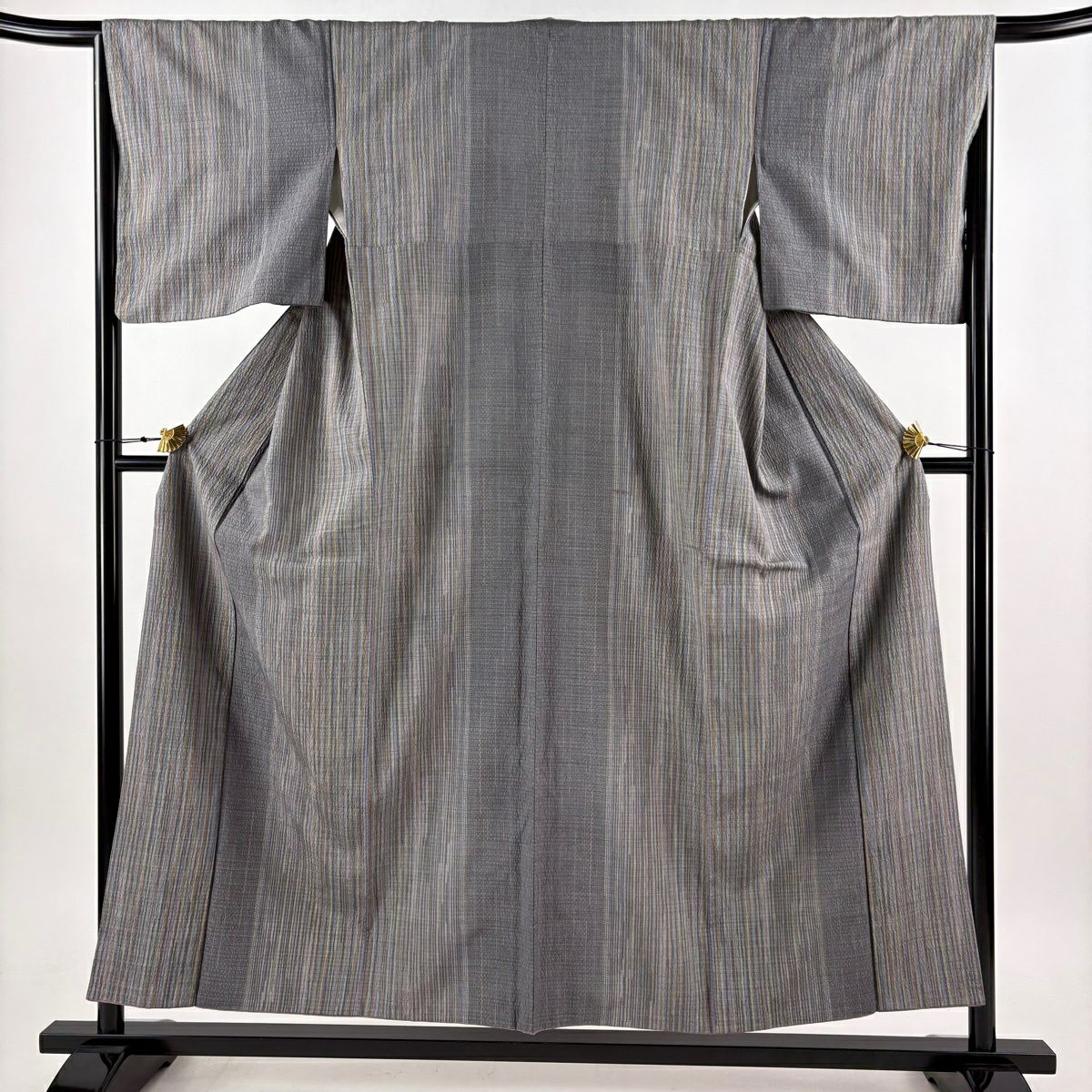紬 身丈160cm 裄丈64cm M 袷 縞 灰色 正絹 秀品｜中古・古着