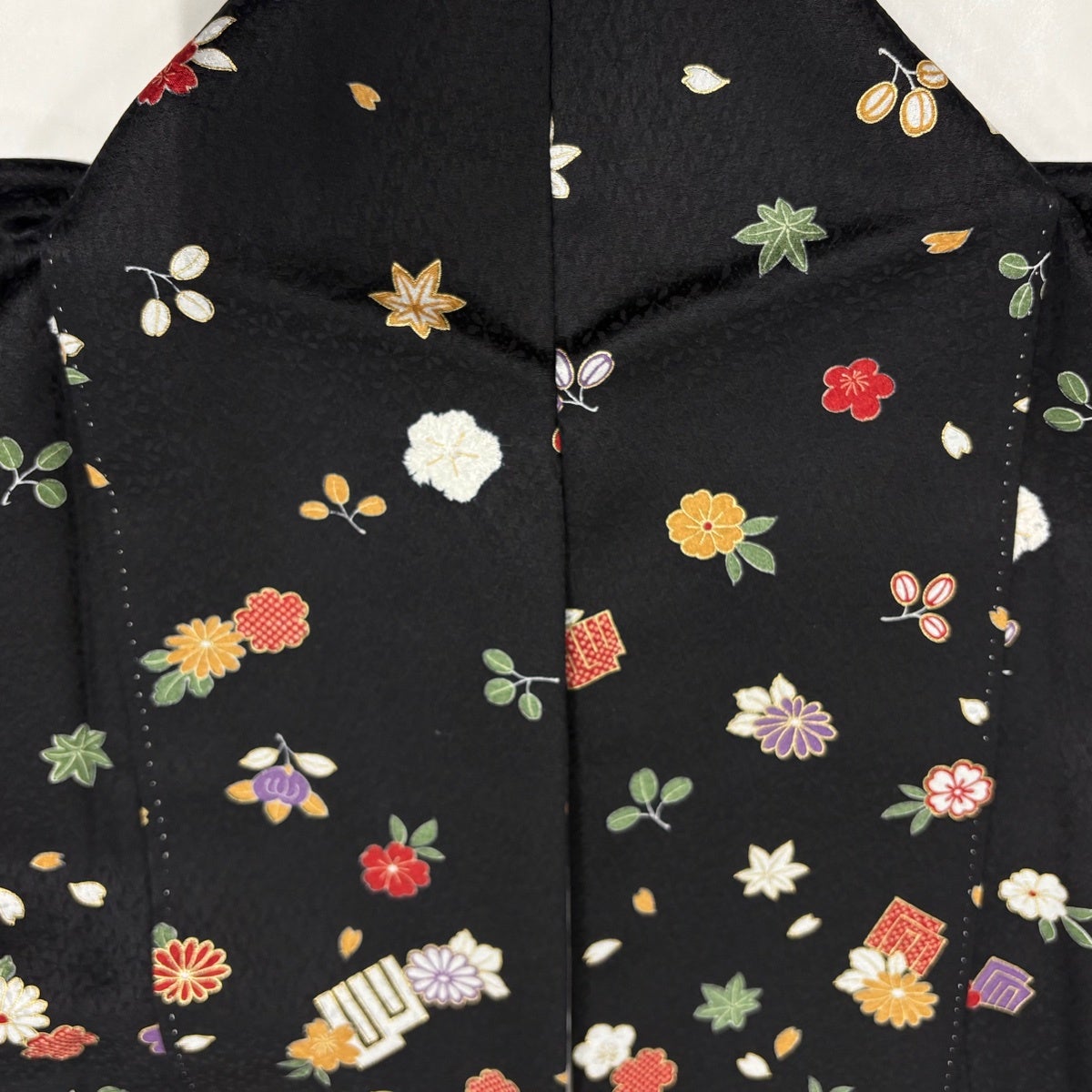 美品】 小紋 身丈168cm 裄丈69cm L 袷 源氏香 草花 金彩 絞り 黒 正絹