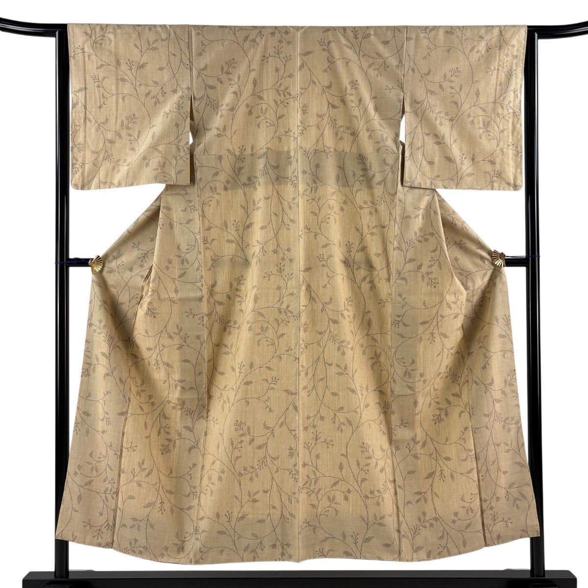 美品】 紬 身丈152cm 裄丈63.5cm S 袷 唐草 亀甲絣 ベージュ 正絹 秀品