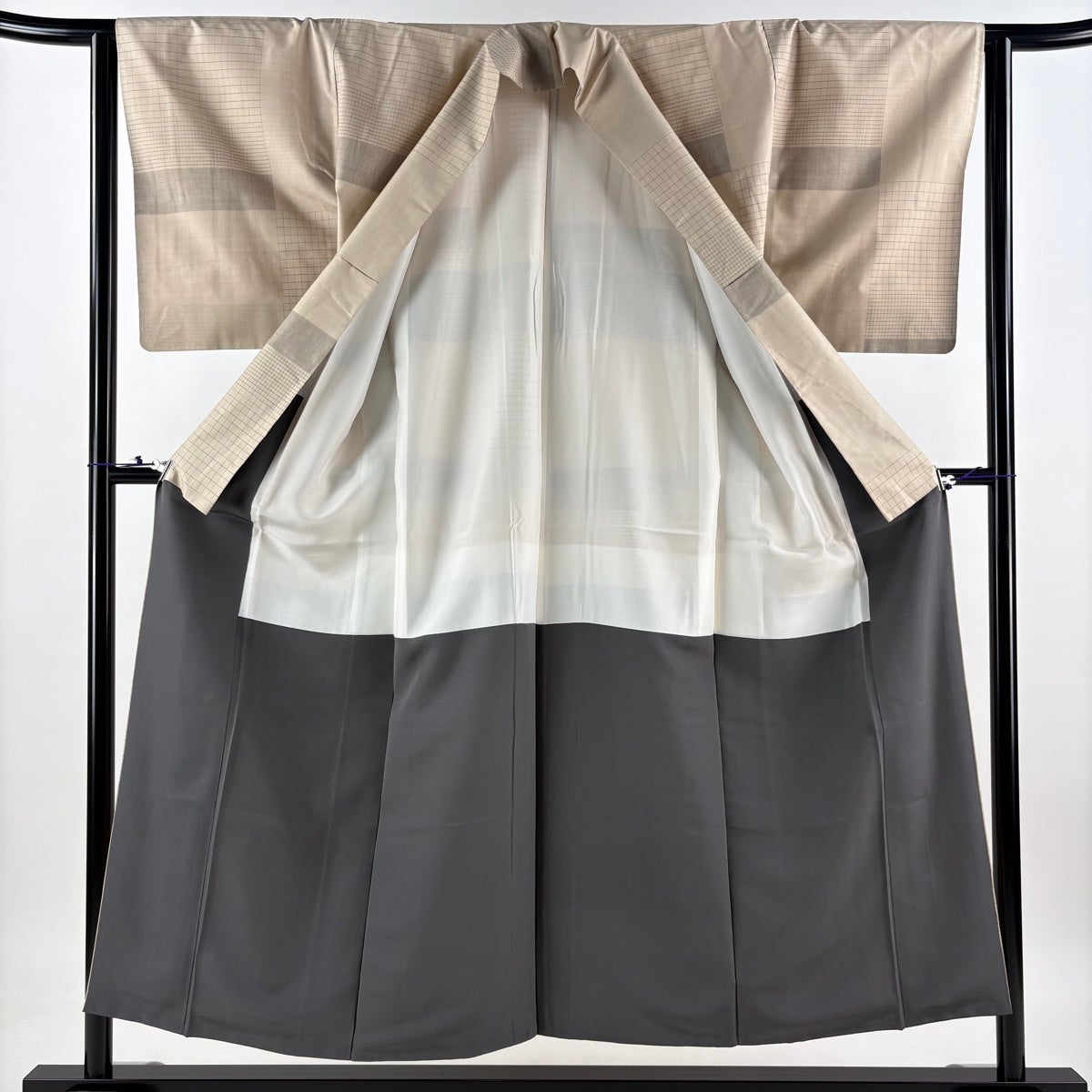美品】 紬 身丈152cm 裄丈63cm S 袷 格子 段縞 ベージュ 正絹 秀品