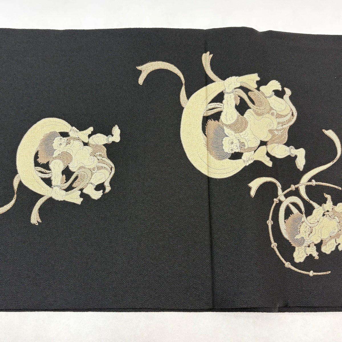 開き名古屋帯 秀品 風神雷神 縮緬 黒 正絹｜中古・古着・リサイクル