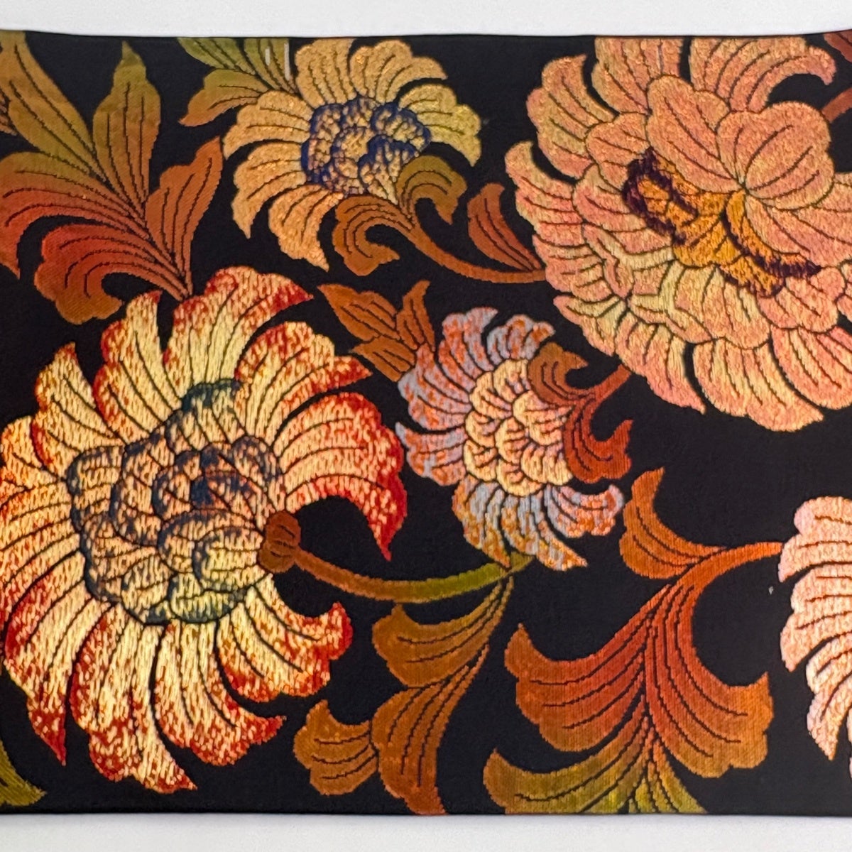 袋帯 秀品 花唐草 金糸 箔 黒 全通 正絹｜中古・古着・リサイクル着物