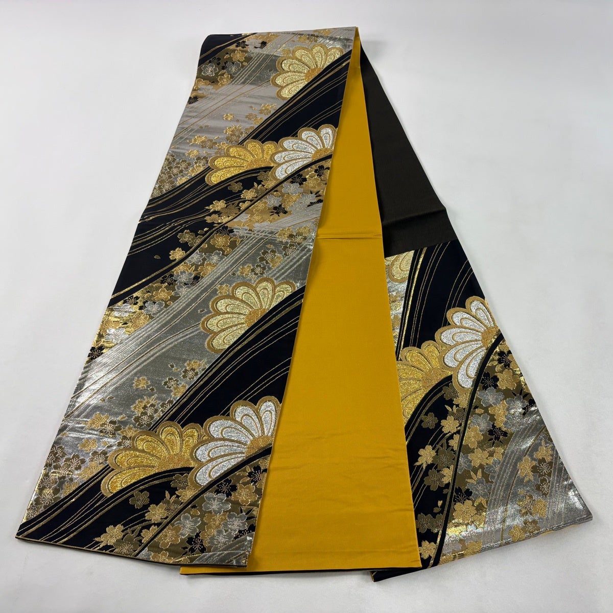 袋帯 振袖用 正絹 バルセロナの華 草花模様 赤ｘ黒ｘ多色 金糸銀糸 六通柄 フォーマル 仕立て上がり 着物帯 長さ55cm 【キモノオフ野々市若松店】 ki5083AB-2_grande.jpg?v=1728521280