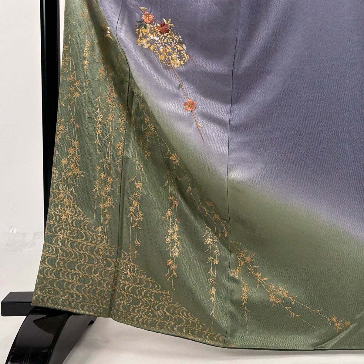 付下げ 身丈166cm 裄丈66.5cm M 袷 枝垂れ桜 観世水 刺繍 金銀彩 青紫