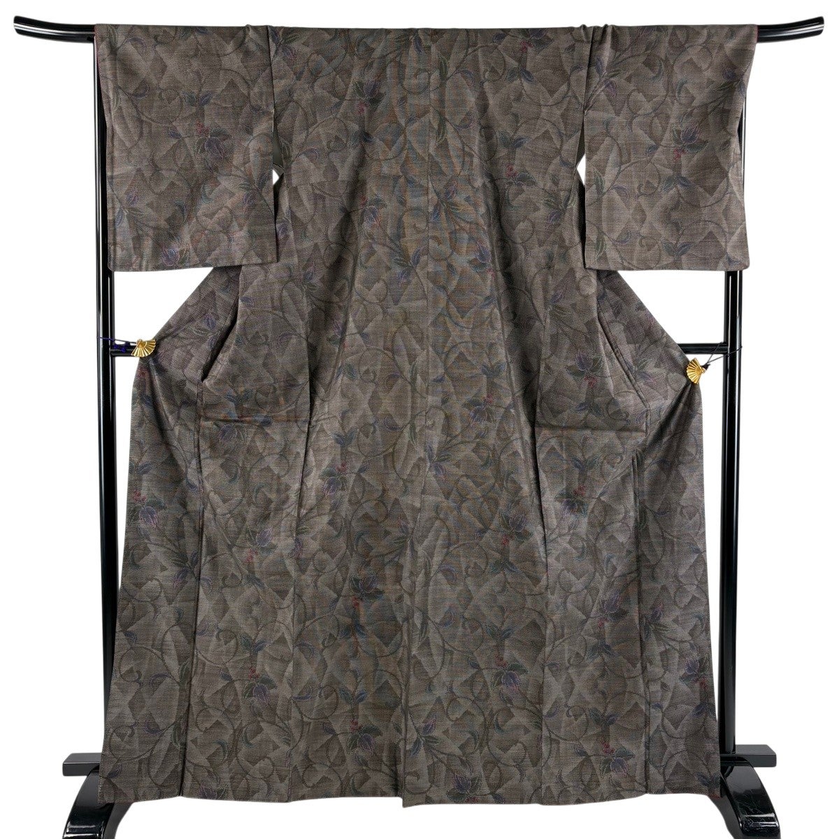 大島紬 名品 身丈168cm 裄丈67cm 正絹 【中古】 大島紬 身丈168cm 裄丈65cm 正絹 名品 【中古】の通販 by バイセル