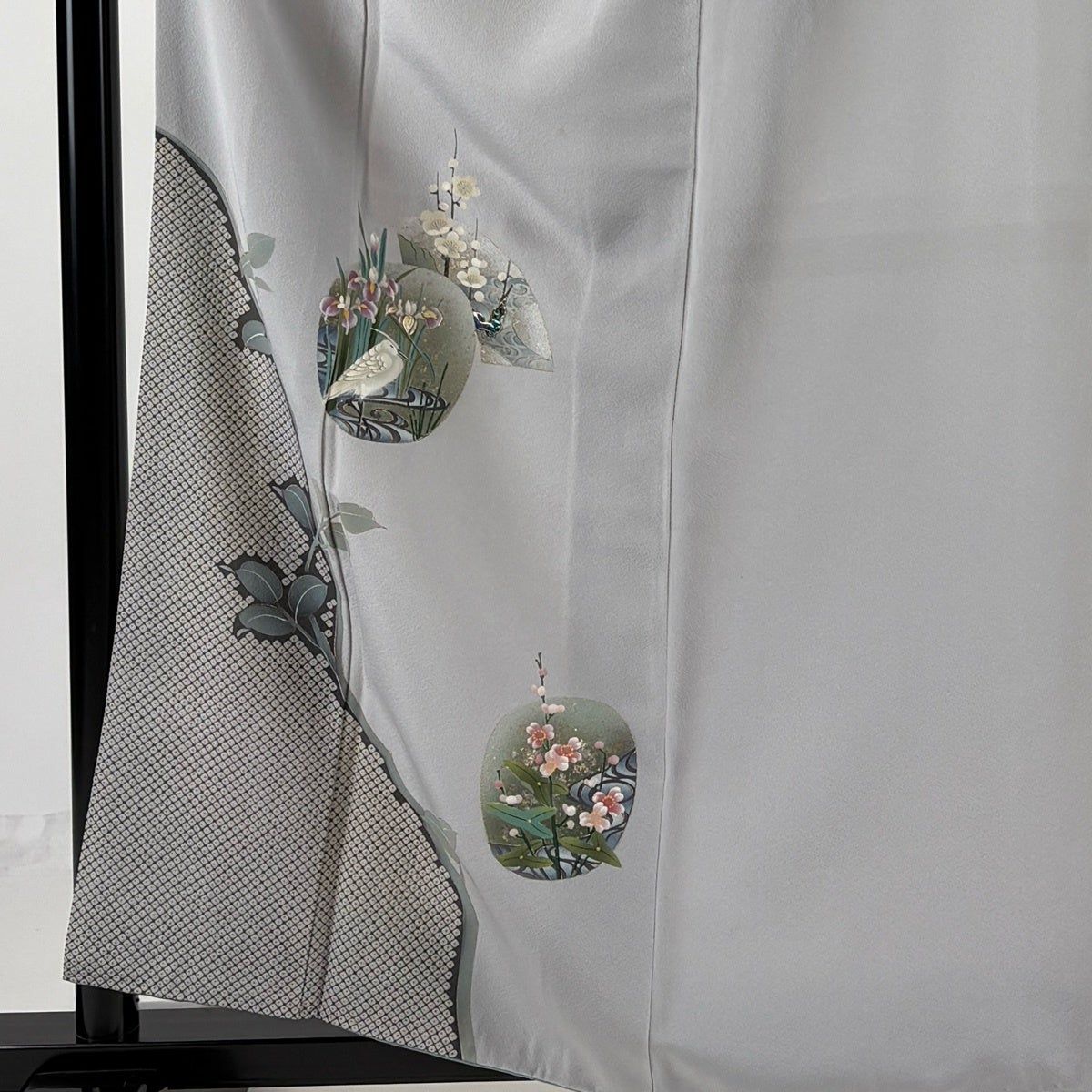付下げ 身丈159.5cm 裄丈65cm M 袷 やまと 鳥 草花 螺鈿 金銀彩 灰色