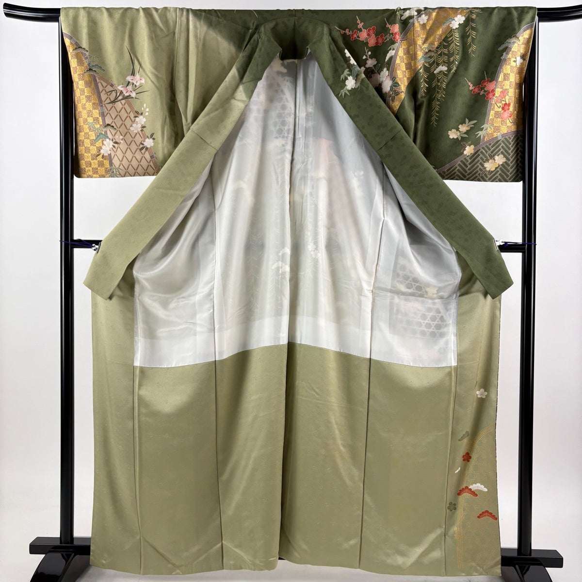 「縁」154ｃｍ～160ｃｍ ちりめん地 松竹梅 金彩染 訪問着 正絹 Ｂ９８１ 5cd0f486a7f4f_low.jpg