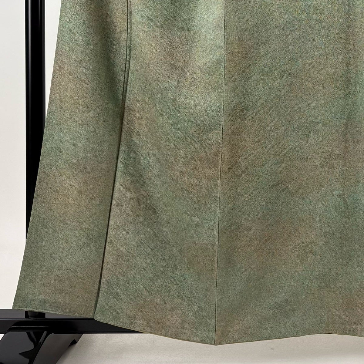小紋 身丈158cm 裄丈67cm 正絹 秀品 【中古】 美品】 小紋 身丈158cm 裄丈67cm M 袷 鮫 地紋 ぼかし 灰緑 正絹 秀品