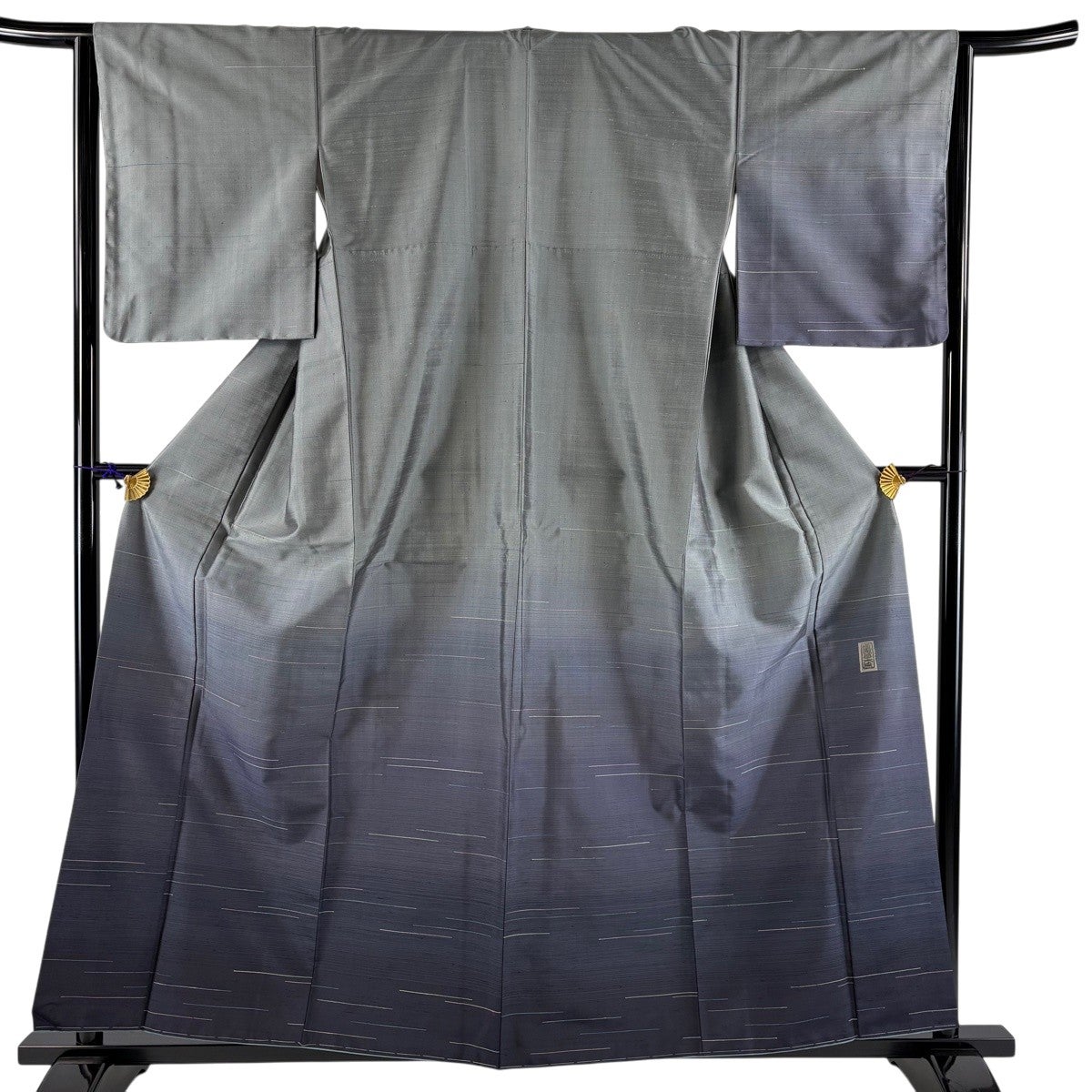 【美品】 付下げ 身丈155.5cm 裄丈63cm 正絹 秀品 【中古】 美品】 付下げ 身丈155.5cm 裄丈64.5cm M 袷 草花 金糸 刺繍 薄緑 正絹