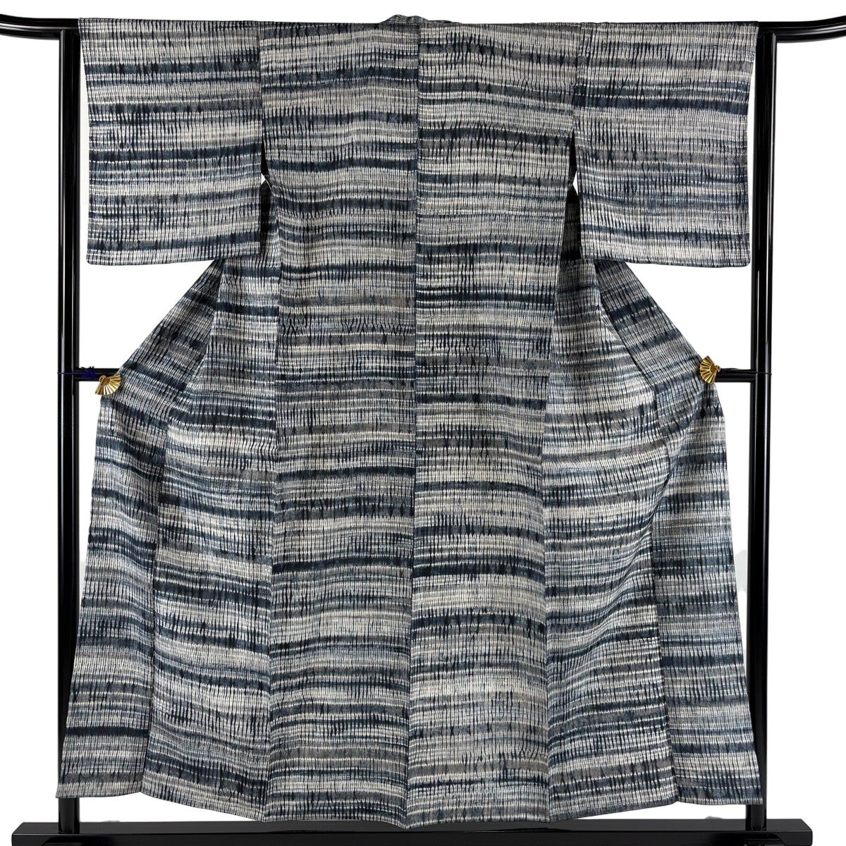 美品】 小紋 身丈155.5cm 裄丈64cm M 単衣 紬地 縞 幾何学 絞り 青灰色 美品】 小紋 身丈155.5cm 裄丈64cm M 単衣 紬地 縞 幾何学 絞り 青灰色
