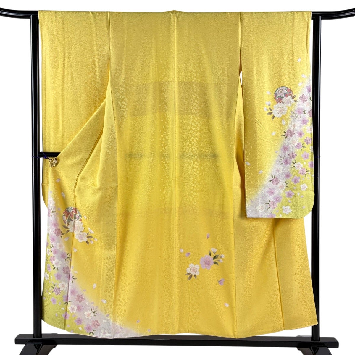 軽微な難あり☆振袖単品　優美に蝶花　正絹　身丈163cm　クリームイエロー 未仕立て 振袖 単品 「クリーム色×黄色 桜」 仮絵羽 振り袖 正絹 着物