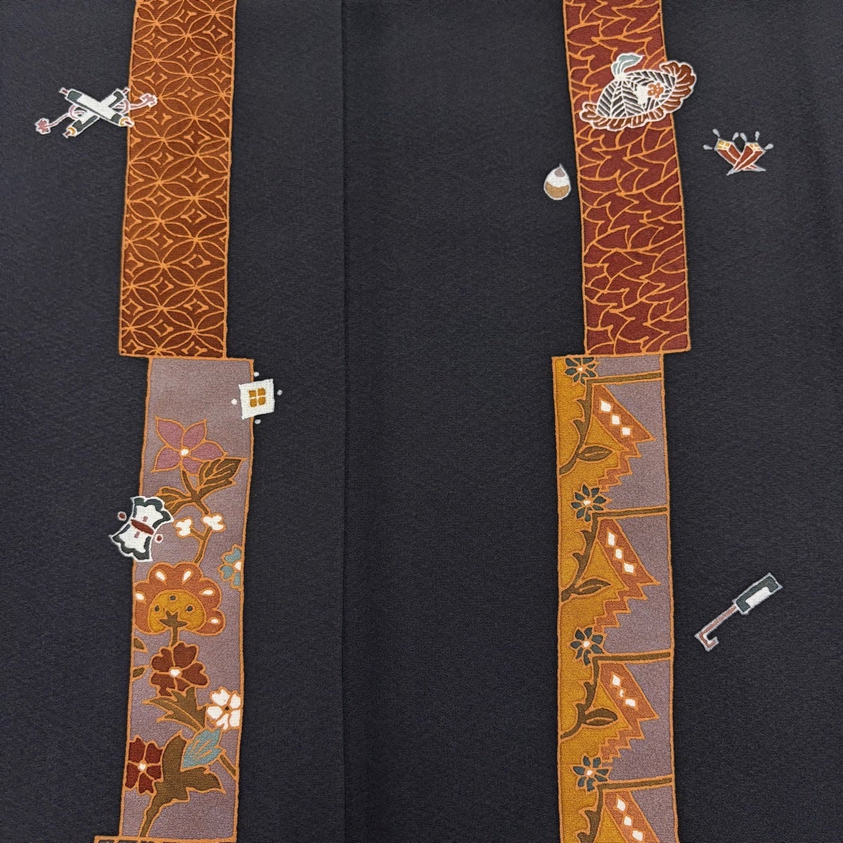 付下げ 身丈157.5cm 裄丈64cm M 袷 短冊 宝尽くし 墨色 正絹 秀品