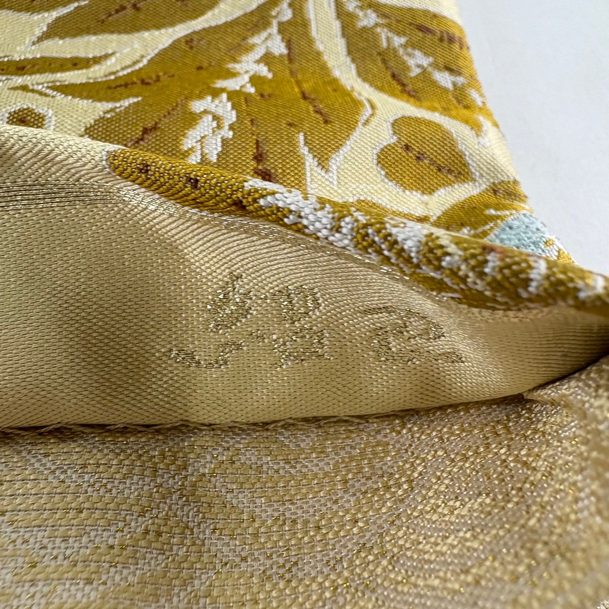 美品】 袋帯 秀品 草花 ジャワ更紗 紹巴 ベージュ 六通 正絹｜中古