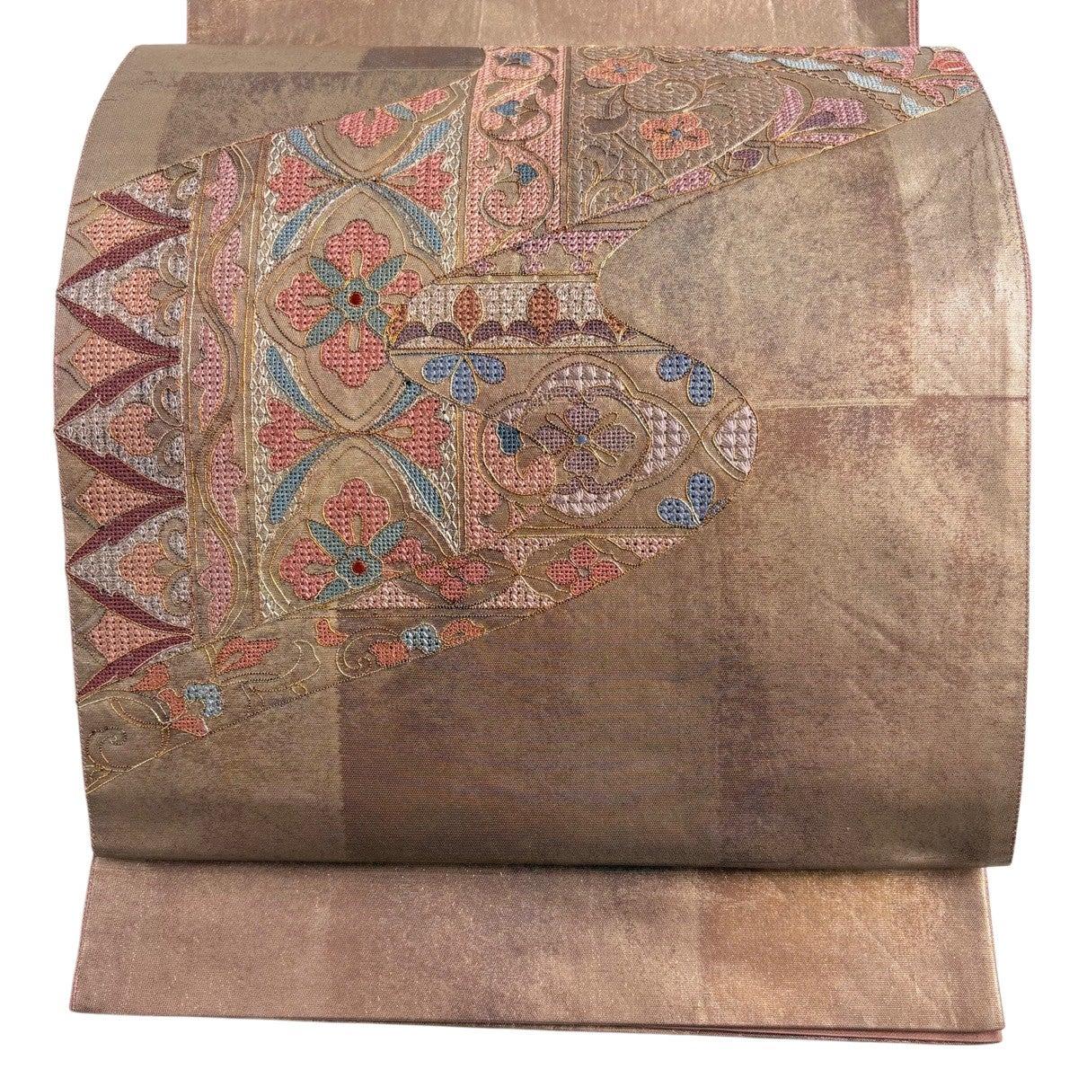 袋帯 名品 華文 花唐草 金糸 箔 ピンクベージュ お太鼓柄 正絹｜中古