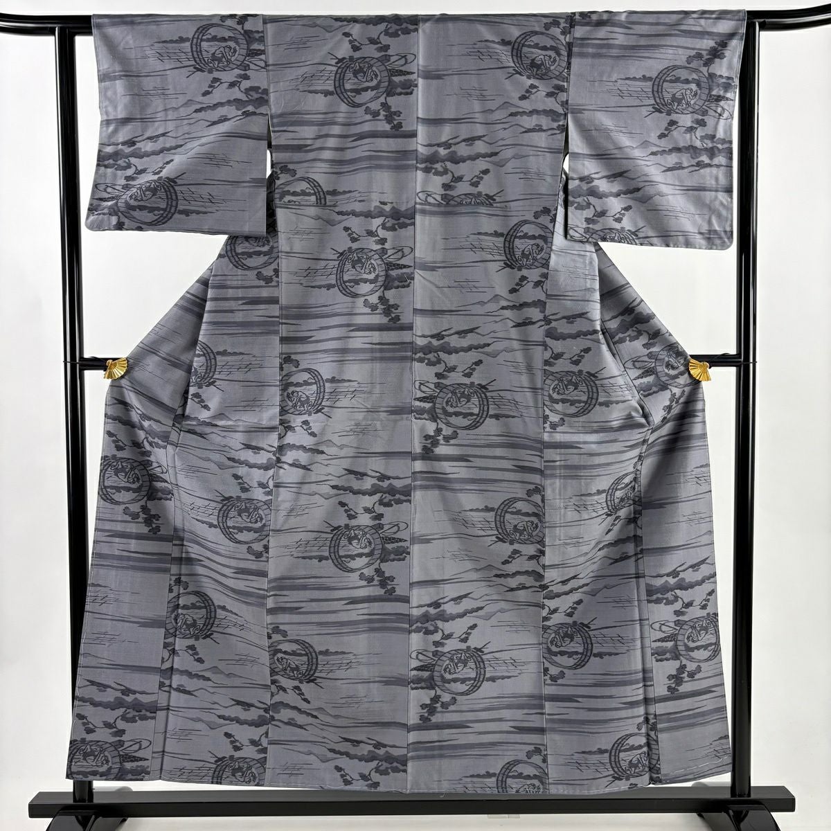 美品】 紬 身丈161.5cm 裄丈63cm S 袷 青灰色 正絹 秀品 一つ紋｜中古