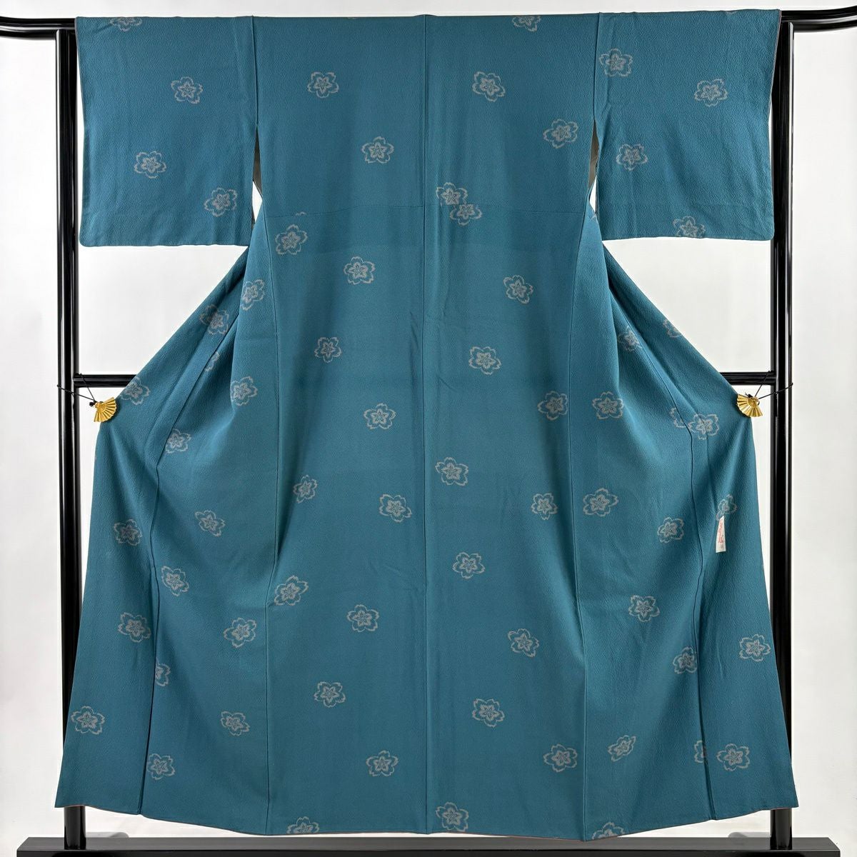 ★専用★未使用品 小紋 縮緬地 くすんだ青緑 立涌文身丈163cm 袷 お洒落 美品】 小紋 身丈161cm 裄丈63.5cm S 袷 千地泰弘 落款あり 縞 幾何学