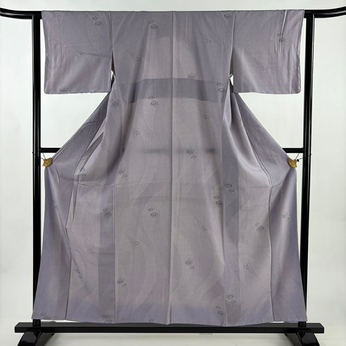 大島紬 身丈158.5cm 裄丈63.5cm 正絹 秀品 【中古】 大島紬 身丈158.5cm 裄丈63.5cm S 袷 証紙あり 花 幾何学模様 紺色