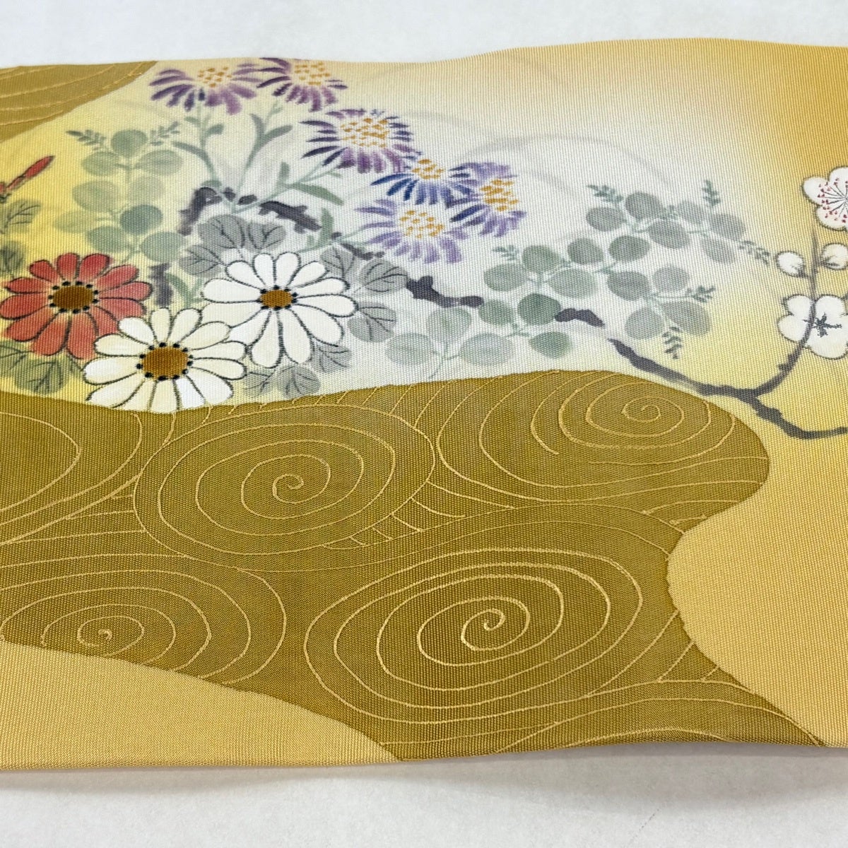 名古屋帯 リボン 淡黄蘗色 薄い黄色 蝶々 流水 草花 NO-1381 美品】 名古屋帯 秀品 落款あり 秋草 流水 金彩 ぼかし 黄色 正絹