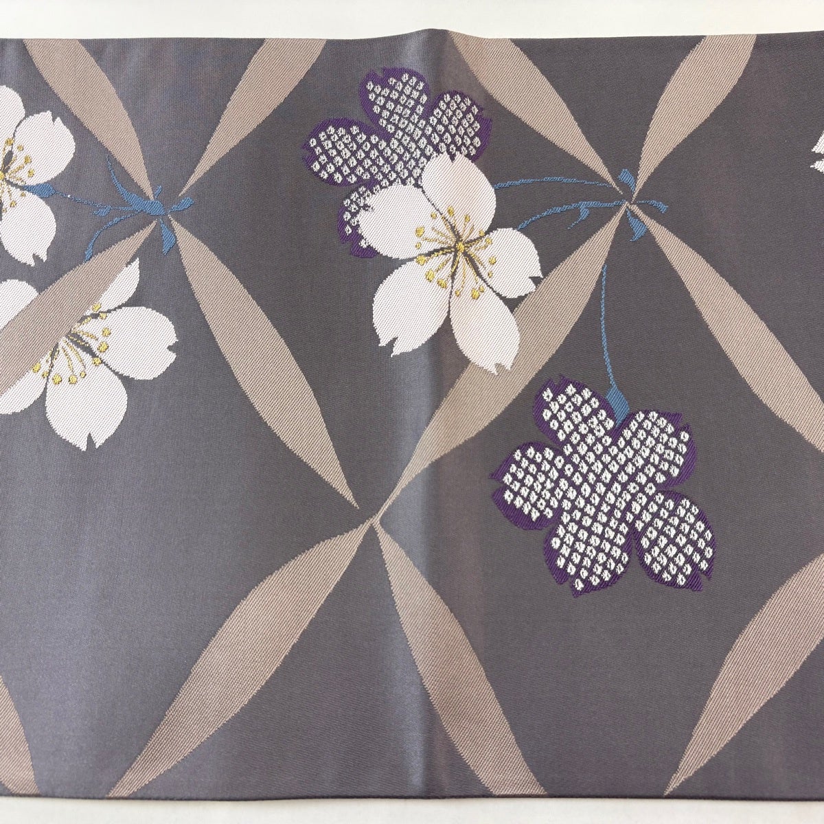 美品】 袋帯 逸品 辻村ジュサブロー 落款あり 桜 疋田 金銀糸 灰紫 六