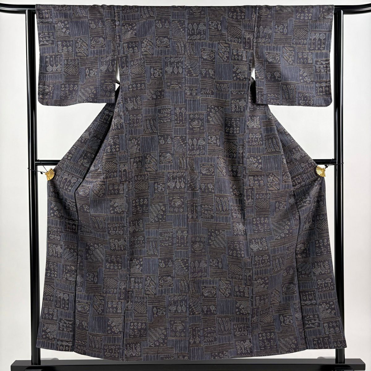 美品】 小紋 身丈156cm 裄丈62cm S 袷 紬地 七宝 草花 金彩 濃紫 正絹