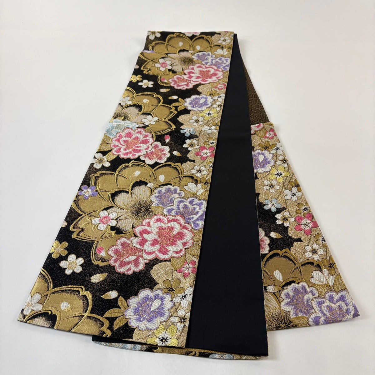 袋帯 秀品 桜 花びら 金糸 箔 黒 六通 正絹｜中古・古着・リサイクル