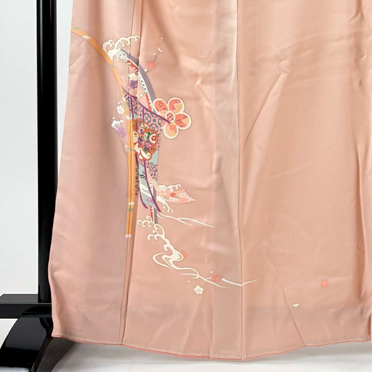 付下げ 身丈164.5cm 裄丈69.5cm L 袷 帝王紫 落款あり 梅 几帳 刺繍