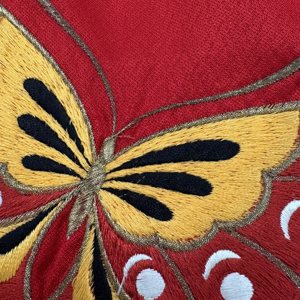 振袖　美品　正絹　金糸刺繍　蝶 袋帯 秀品 振袖向き 草花 蝶 金糸 箔 赤 六通 正絹｜中古・古着