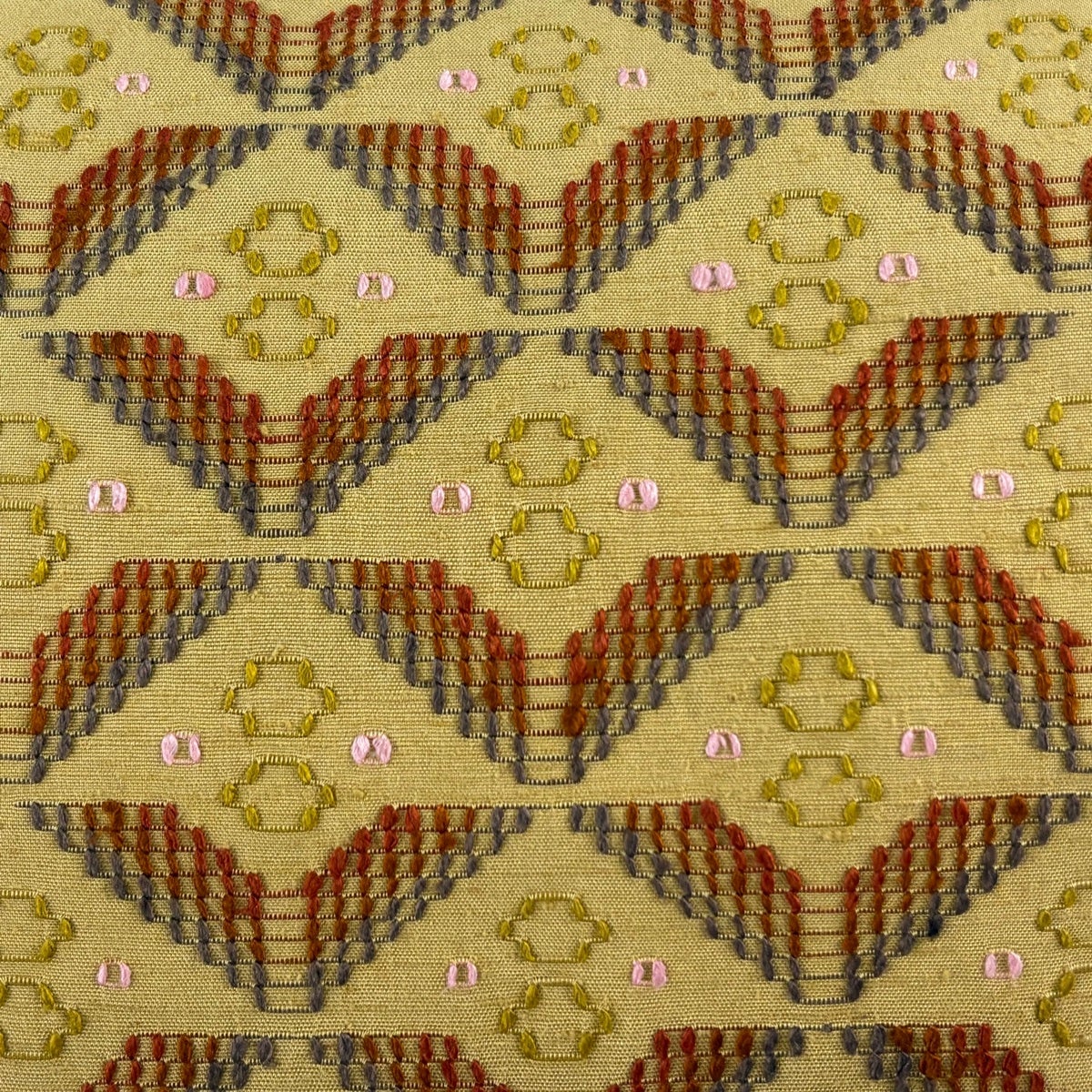 美品】 名古屋帯 逸品 紬地 幾何学模様 刺繍 黄土色 正絹｜中古・古着