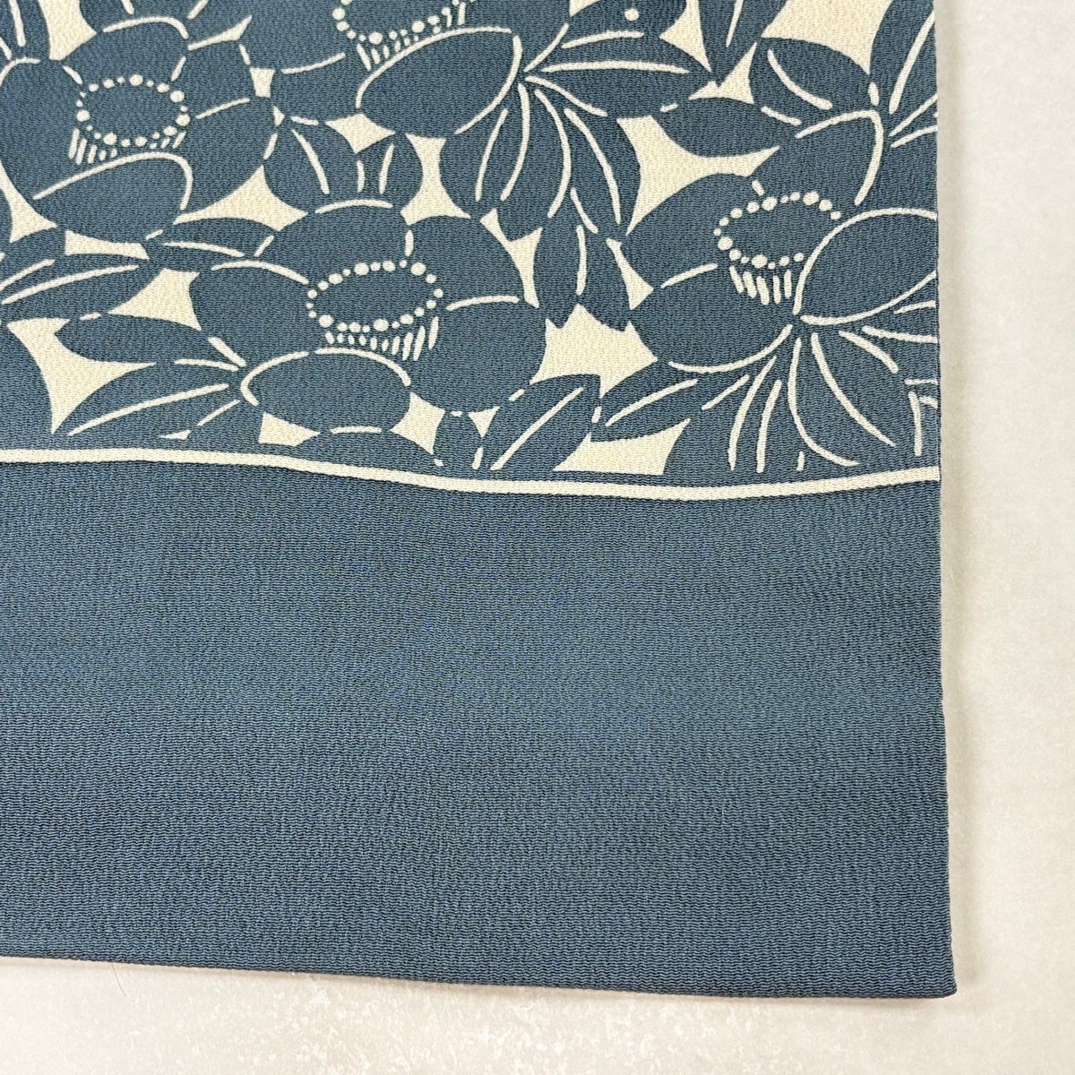 美品】 名古屋帯 逸品 栗山吉三郎 花鳥 松 縮緬 青灰色 正絹｜中古