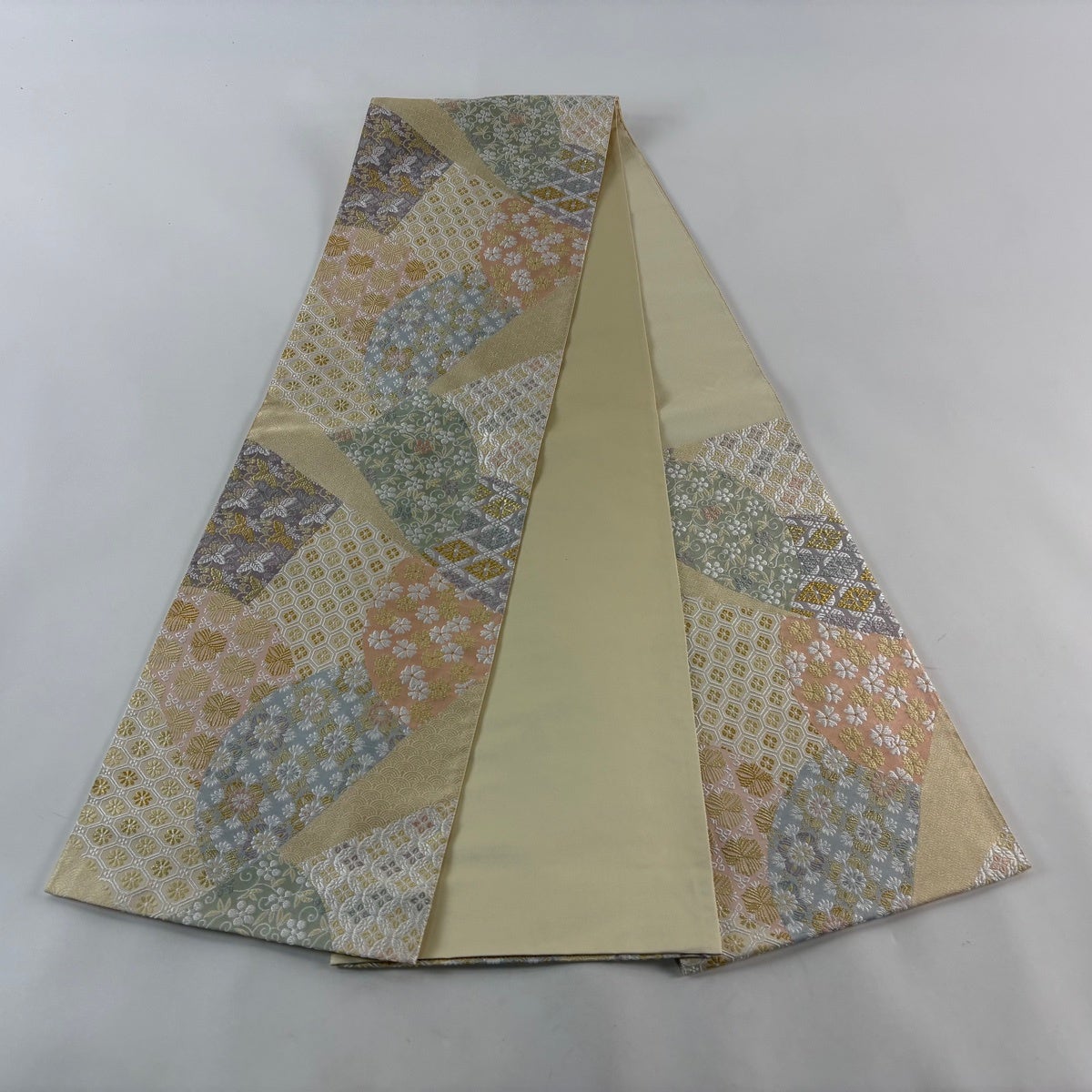 美品】 袋帯 名品 有職文様 花 金糸 ベージュ 六通 正絹｜中古・古着
