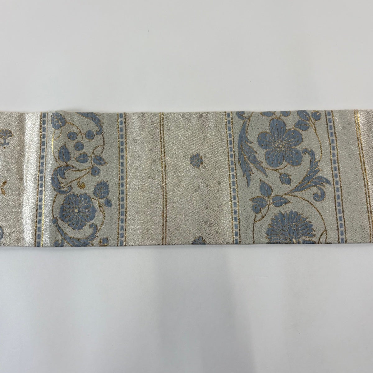 美品】 名古屋帯 優品 天然美 段縞 花唐草 箔 銀色 正絹｜中古・古着