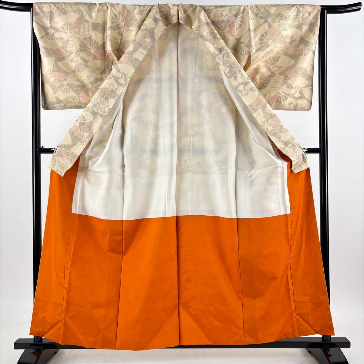 美品】 紬 身丈159cm 裄丈64.5cm M 袷 扇 草花 薄オレンジ 正絹 優品