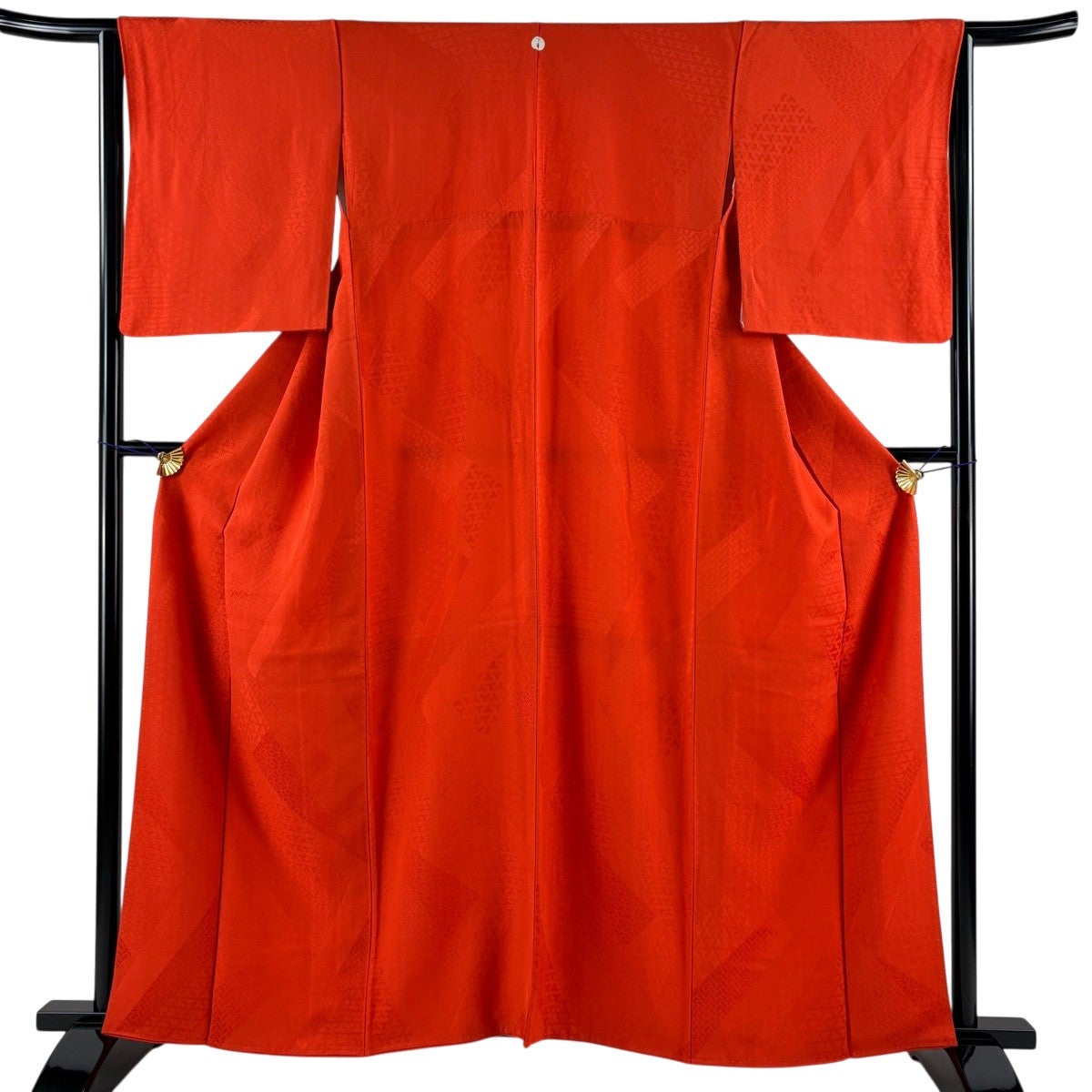 【美品】正絹 色無地 芥子色 地紋あり 身丈160cm 色無地 身丈160cm 裄丈63.5cm S 袷 地紋 朱色 正絹 優品 一つ紋｜中古