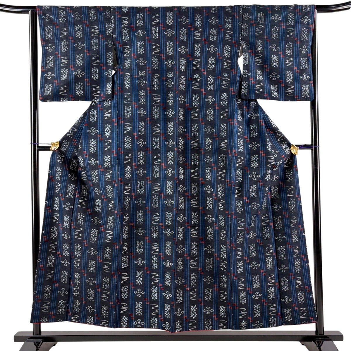 美品 正絹 ダマスク柄 縦縞 トールサイズ 紬 着物 A3764 優品 縦縞｜バイセルオンライン 中古・リサイクル着物【公式】通販サイト