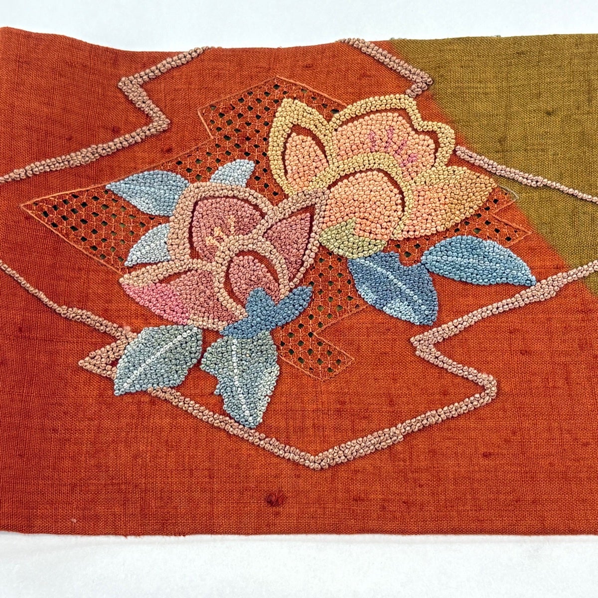50%OFF 【美品】 名古屋帯 秀品 関西仕立て 紬地 草花 松皮菱 刺繍 赤