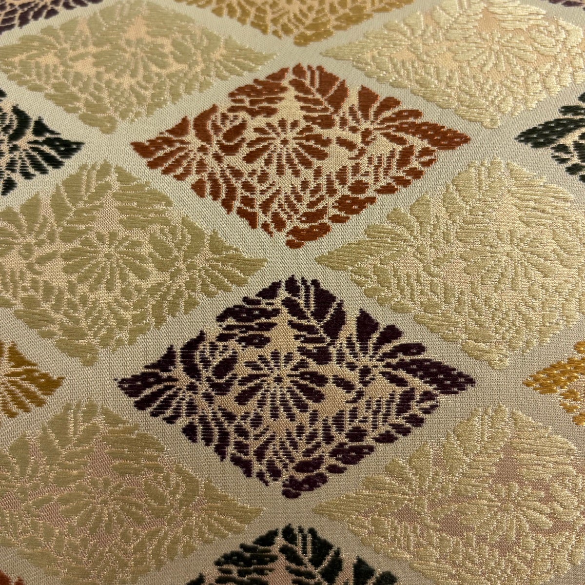 70%OFF 【美品】 袋帯 秀品 菱 草花 箔 唐織 ベージュ 六通 正絹 K70
