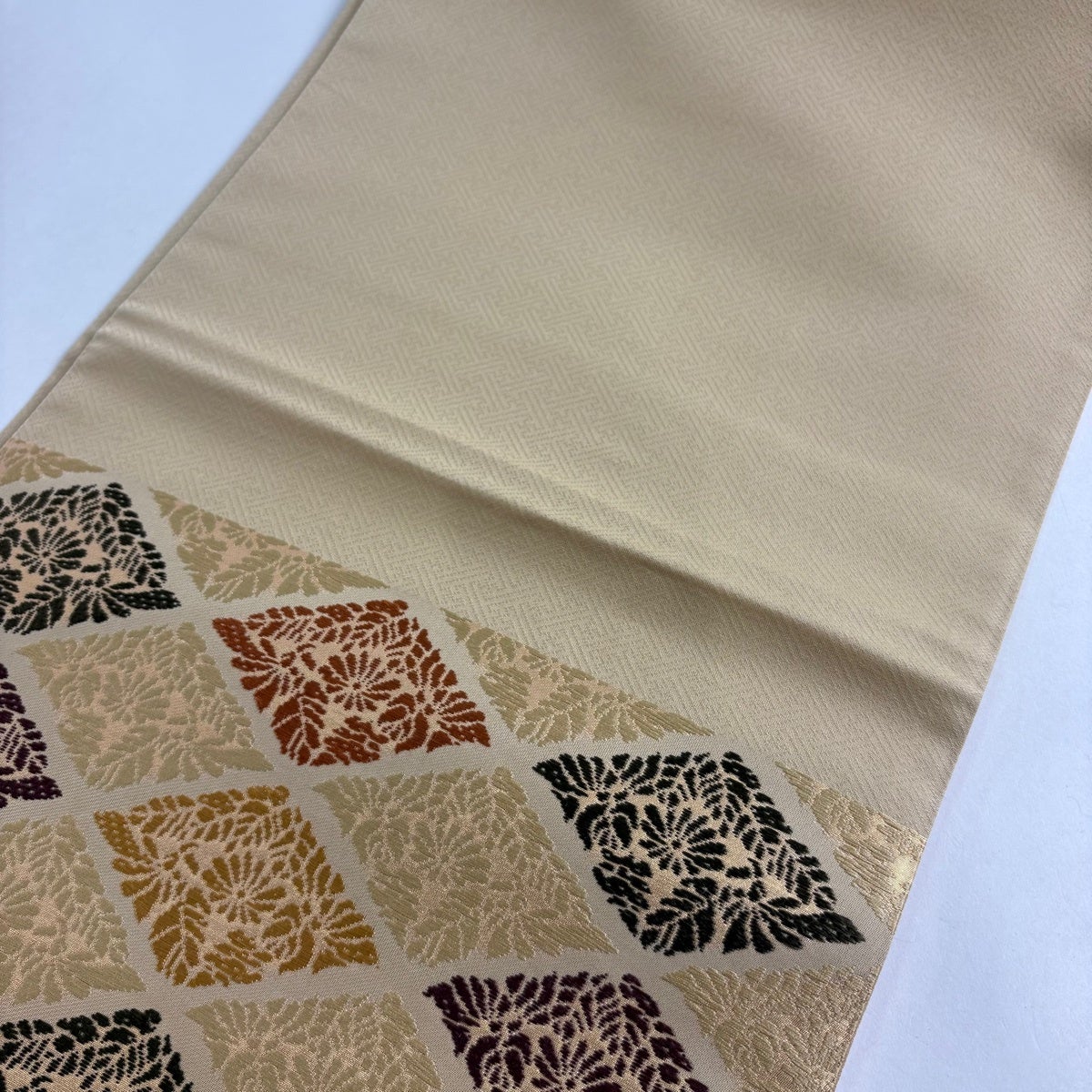 70%OFF 【美品】 袋帯 秀品 菱 草花 箔 唐織 ベージュ 六通 正絹 K70