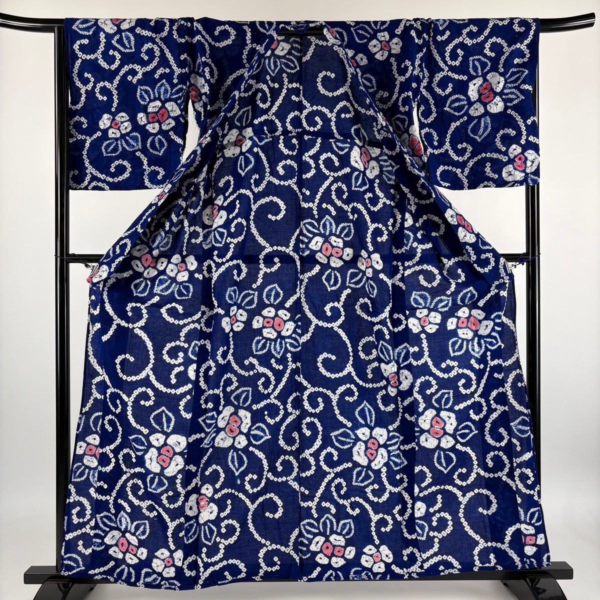 絞り浴衣　身丈157.5 裄66.5 ブルー系　197 浴衣 身丈157cm 裄丈66.5cm M 絞り浴衣 草花 青 綿 名品｜中古・古着