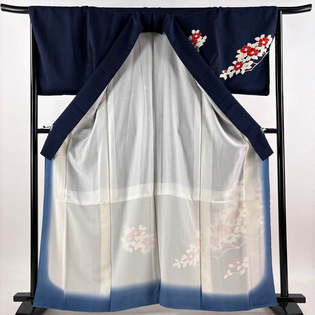 付下げ 身丈163.5cm 裄丈66.5cm M 袷 椿 金糸 紺色 正絹 優品｜中古