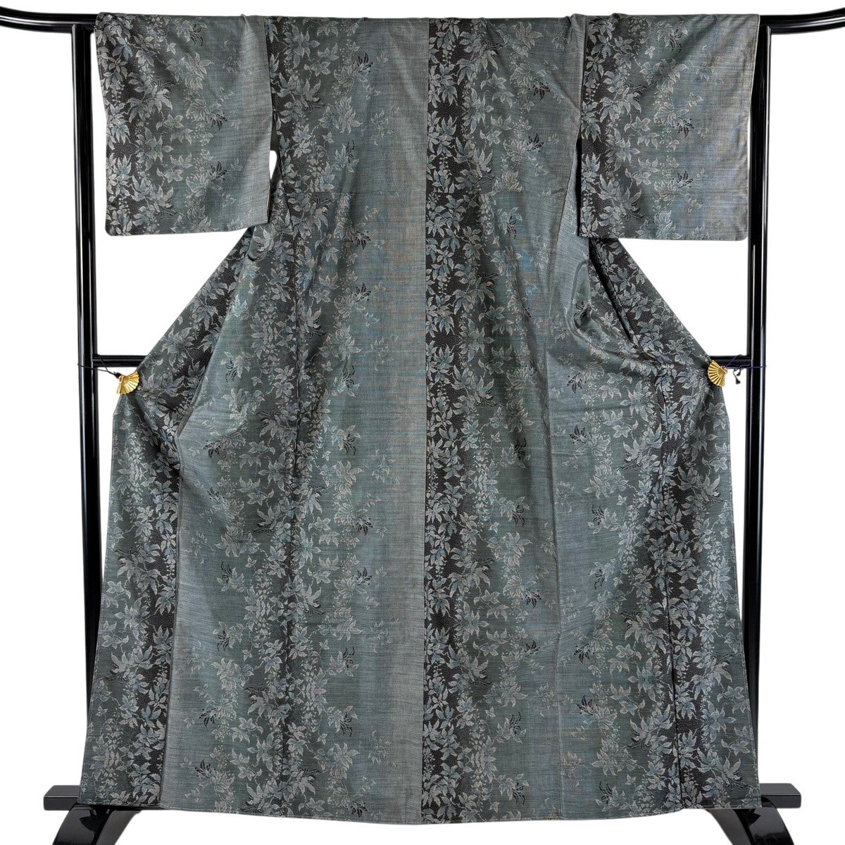 紬 美品 秀品 167cm 68cm 正絹 【中古】 反物 秀品 紬 縞 菱 赤茶 正絹｜中古・古着・リサイクル着物通販