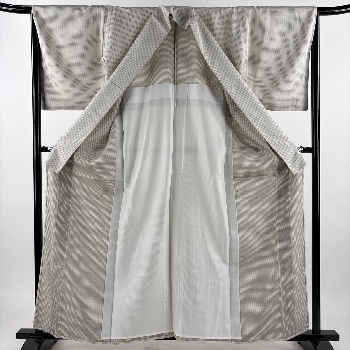 お召 身丈160.5cm 裄丈65cm M 単衣 ドット 灰白 正絹 逸品｜中古・古着