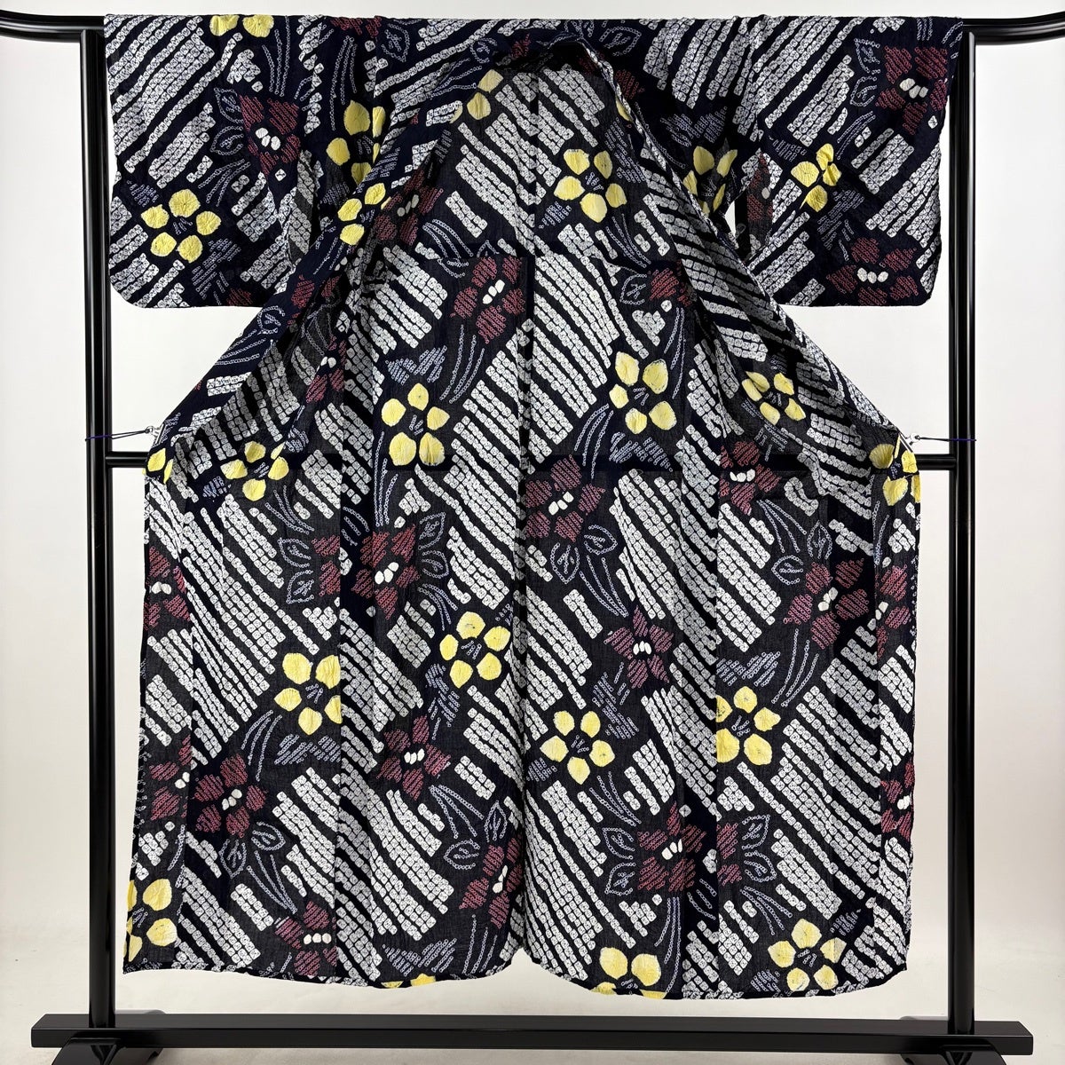 浴衣 身丈149cm 裄丈65cm M 絞り浴衣 草花 濃紺 綿 名品｜中古・古着
