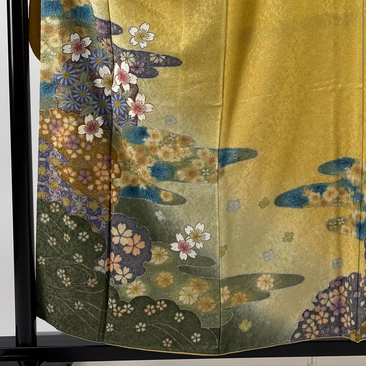 振袖 身丈168.5cm 裄丈67.5cm L 七宝 金糸金通し 朱色正絹名品 美品】 振袖 身丈157cm 裄丈66cm M 袷 桜 霞 金通し 金糸 からし色