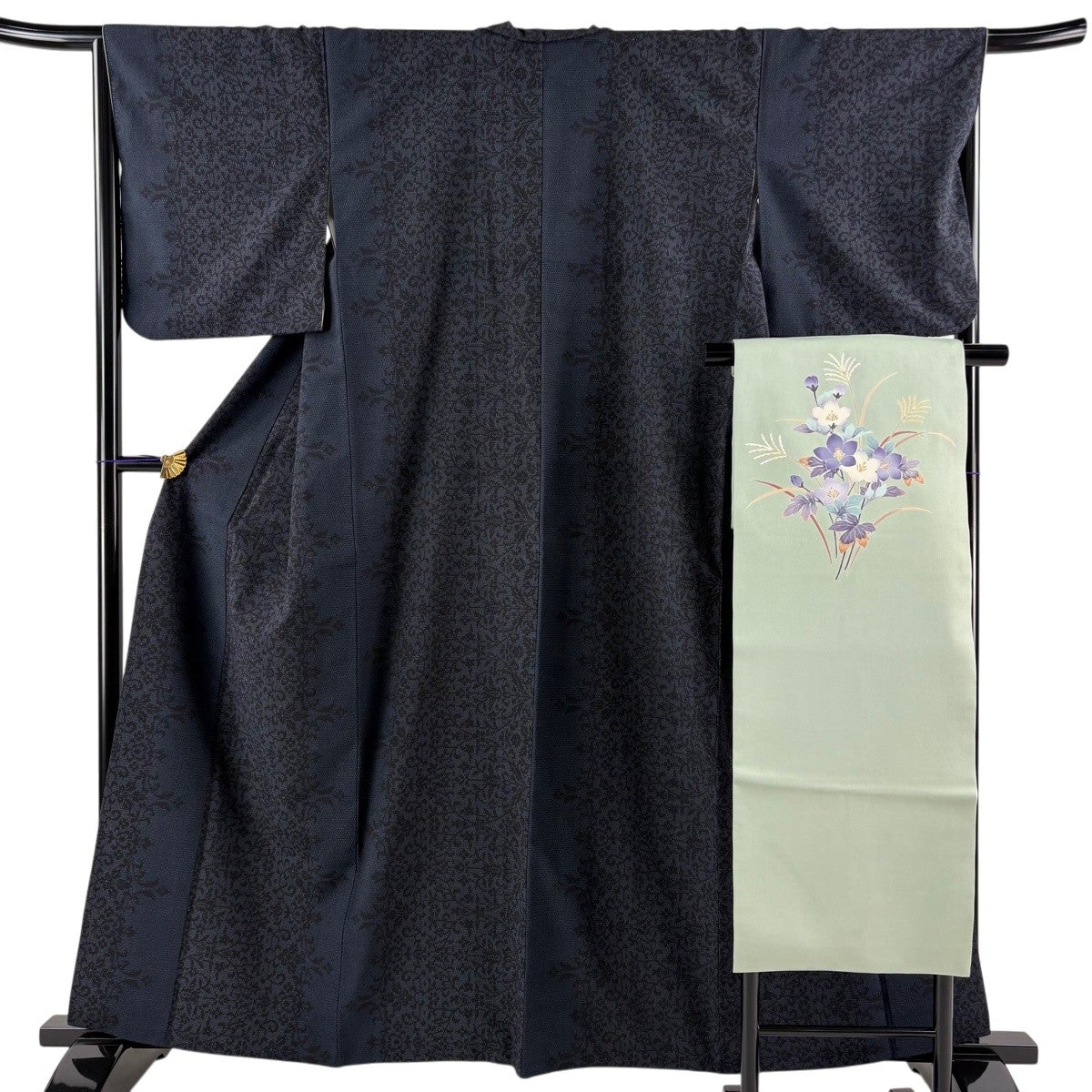 紬 身丈162cm 裄丈65cm M 袷 証紙あり 唐草 亀甲絣 紺色 正絹 秀品