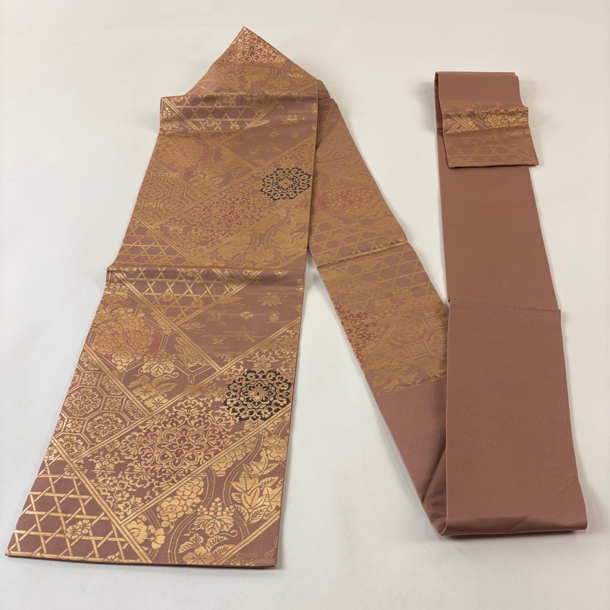 美品】 名古屋帯 優品 華文 草花 箔 灰桜 正絹｜中古・古着