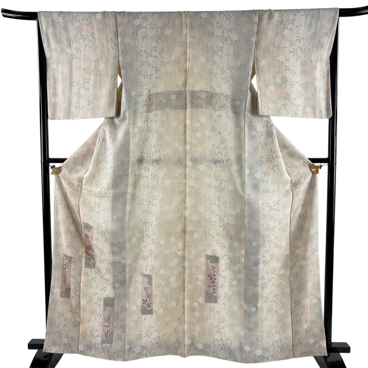 付下げ 身丈159.5cm 裄丈64cm M 袷 樹木 霞 クリーム 正絹 秀品｜中古