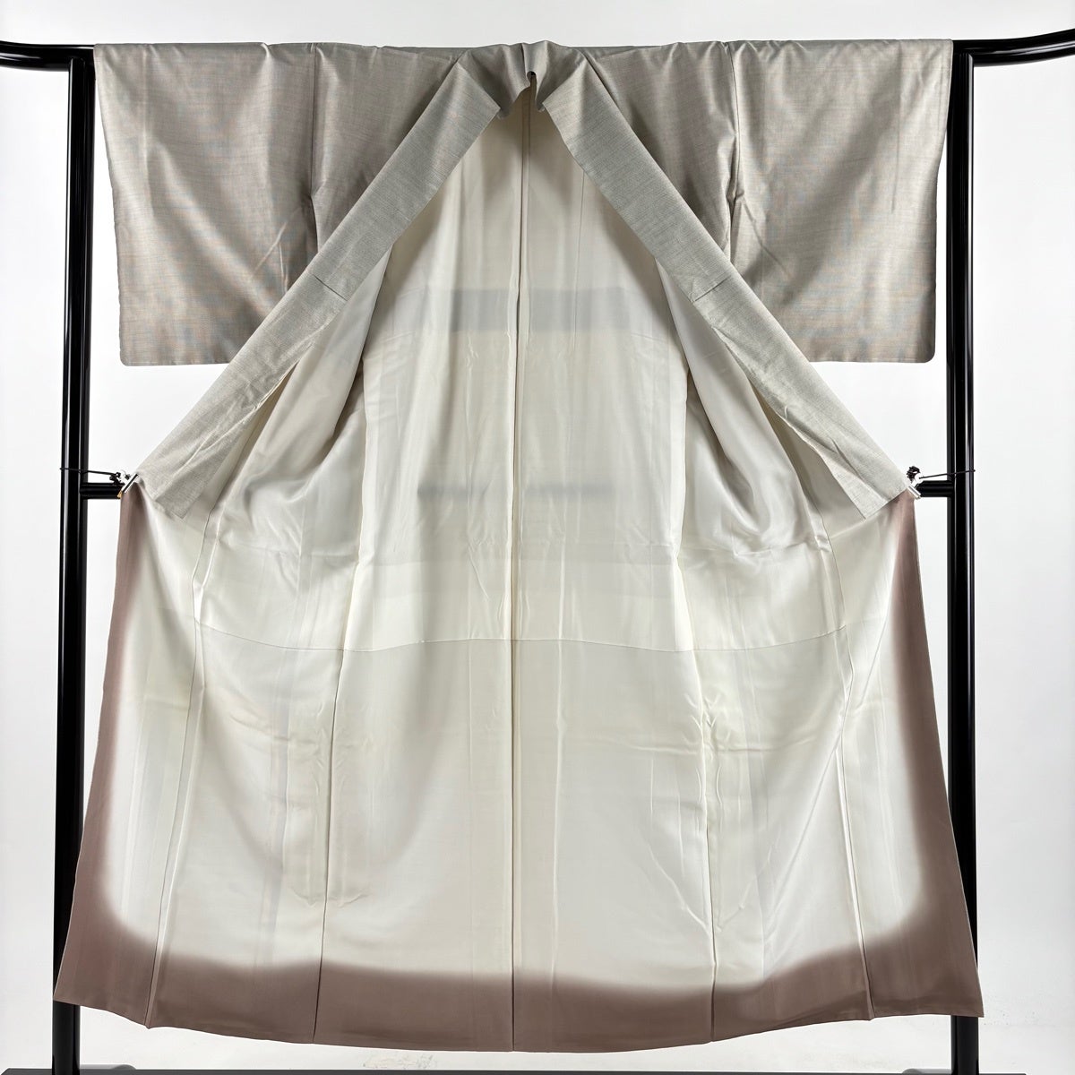 紬 身丈151.5cm 裄丈63cm 正絹 秀品 【中古】 紬 身丈151.5cm 裄丈63.5cm S 袷 灰白 正絹 秀品｜中古・古着