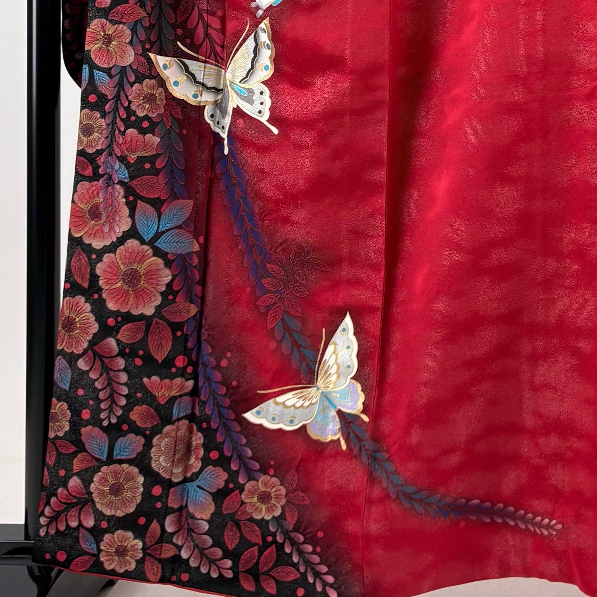 振袖 身丈161cm 裄丈65.5cm M 袷 蝶 草花 銀通し 金銀彩 赤 正絹 名品